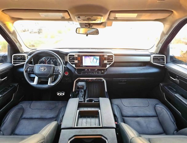 TOYOTA TUNDRA Image 4