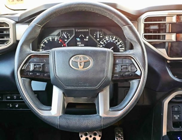 TOYOTA TUNDRA Image 3