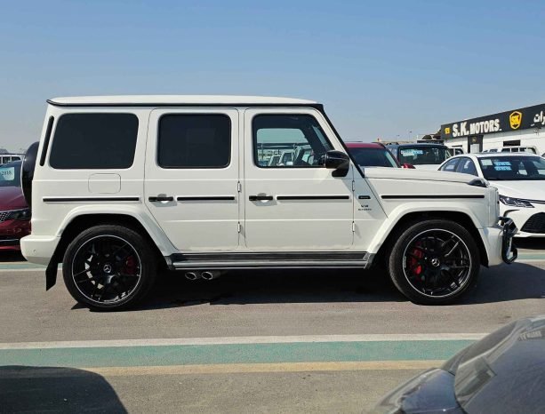 MERCEDES BENZ G63 Image 18