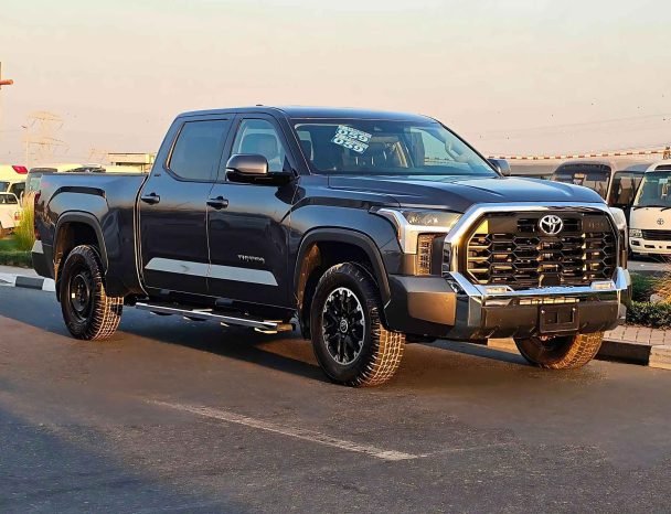 TOYOTA TUNDRA Image 2