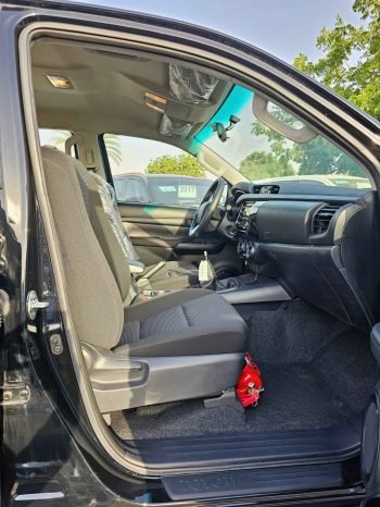 TOYOTA HILUX Image 8