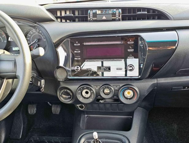 TOYOTA HILUX Image 3