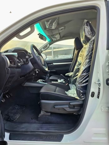 TOYOTA HILUX Image 10