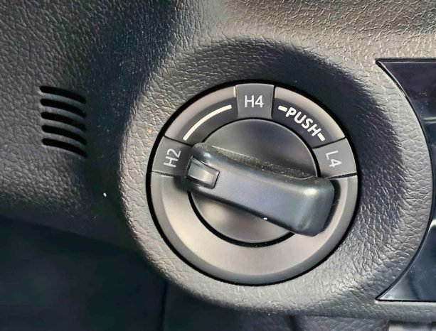 TOYOTA HILUX Image 6