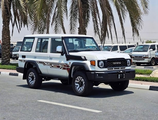 TOYOTA LANDCRUISER HARD-TOP Image 2