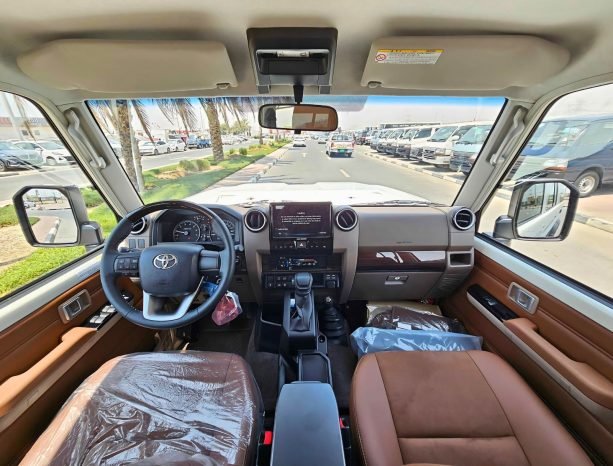 TOYOTA LANDCRUISER HARD-TOP Image 4