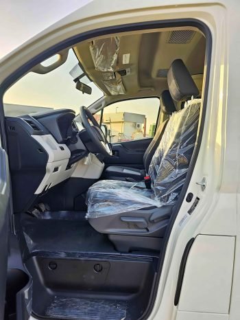 TOYOTA HIACE Image 8
