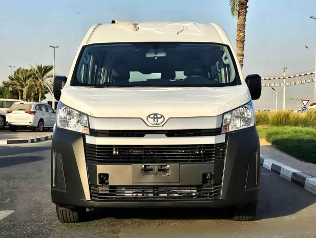 TOYOTA HIACE Image 1