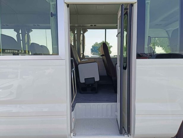 TOYOTA COASTER Image 5