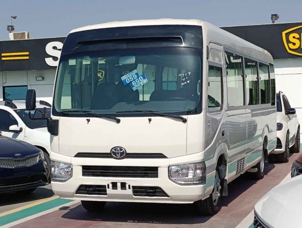 TOYOTA COASTER Image 14