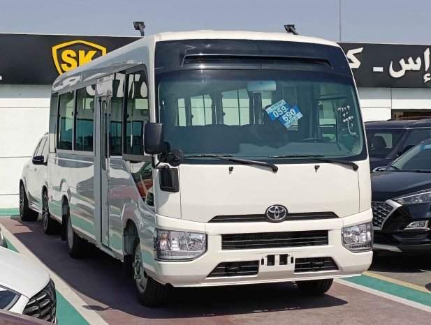 TOYOTA COASTER Image 2