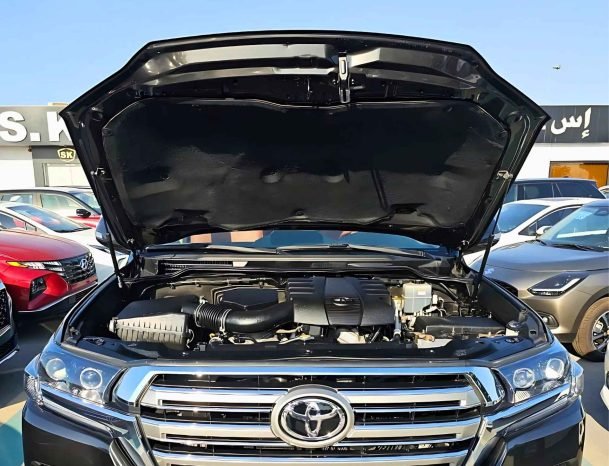 TOYOTA LANDCRUISER Image 2