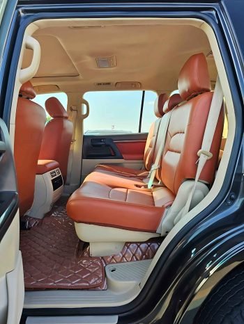 TOYOTA LANDCRUISER Image 13