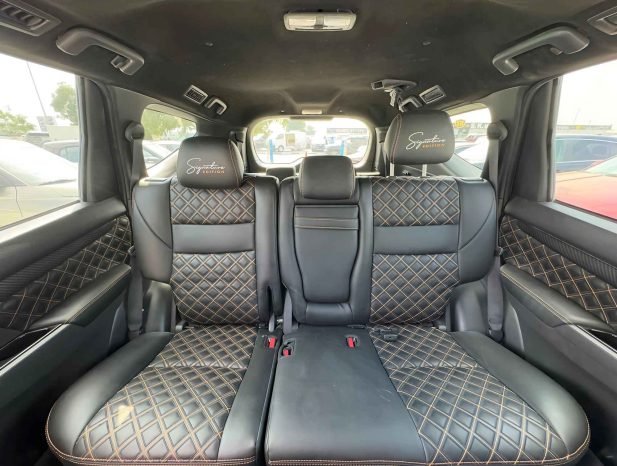 MITSUBISHI MONTERO Image 3