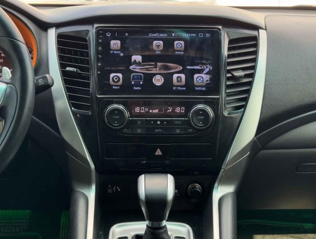 MITSUBISHI MONTERO Image 7