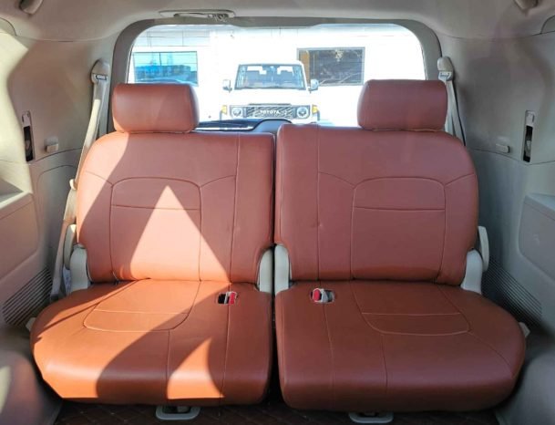 TOYOTA LANDCRUISER Image 6