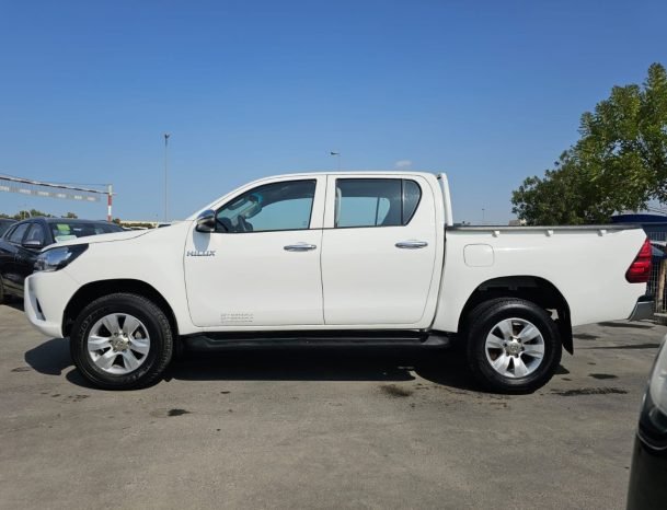 TOYOTA HILUX Image 12