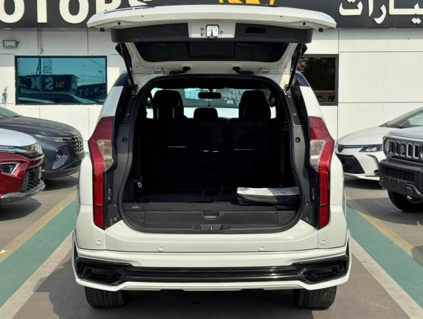 MITSUBISHI MONTERO Image 16