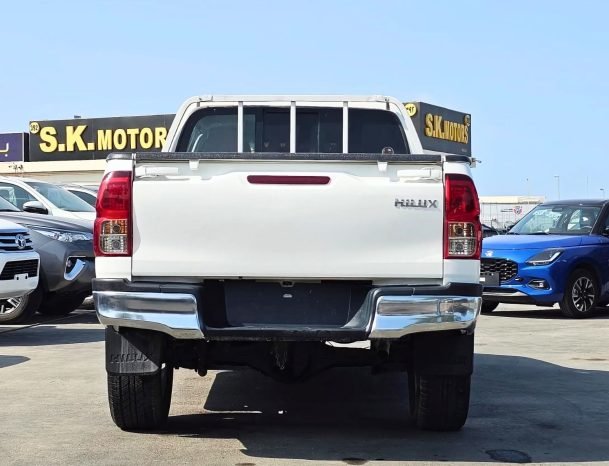 TOYOTA HILUX Image 11