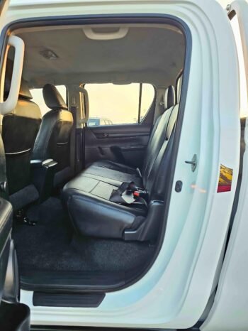 TOYOTA HILUX Image 5