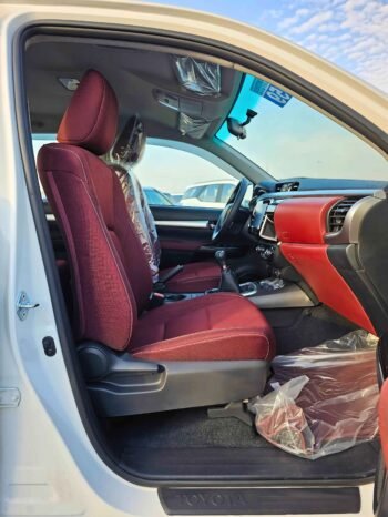 TOYOTA HILUX Image 6