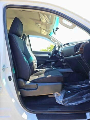 TOYOTA HILUX Image 5