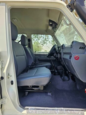 TOYOTA LANDCRUISER HARD-TOP Image 6