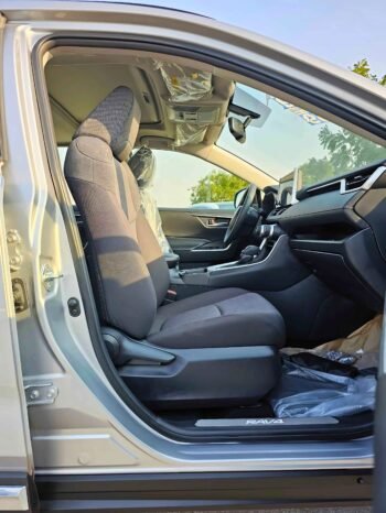 TOYOTA RAV4 Image 6