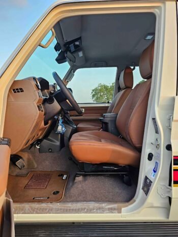 TOYOTA LANDCRUISER HARD-TOP Image 10