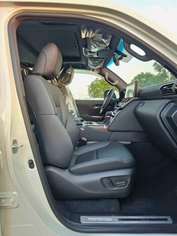 TOYOTA LANDCRUISER Image 8