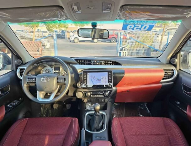 TOYOTA HILUX SR5 NARROW BODY 2024 PETROL V4 2.7L M/T