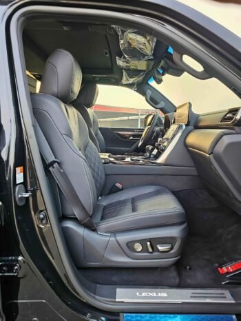 LEXUS LX 600 Image 12