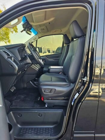 TOYOTA GRANVIA Image 9