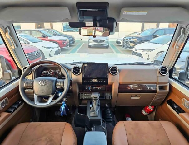 تويوتا لاند كروزر هارد توب LC76 LX1 2025 بنزين V6 4.0 لتر تلقائي