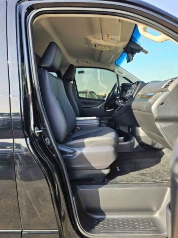 TOYOTA GRANVIA Image 8