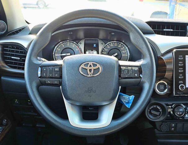 TOYOTA HILUX SR5 2025 PETROL V6 4.0L A/T