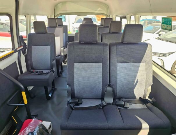 TOYOTA HIACE HIGHROOF DX 2025 PETROL V6 3.5L M/T