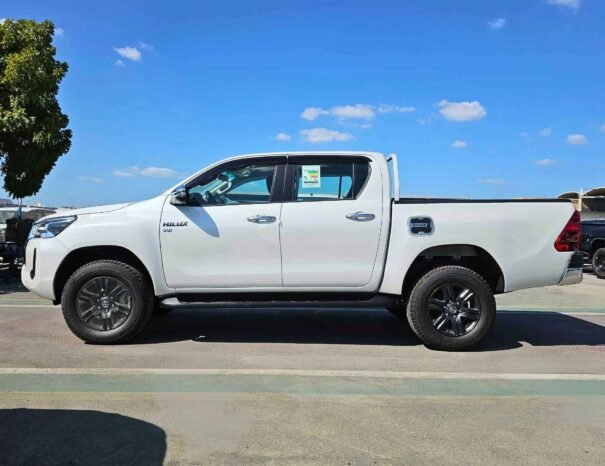 TOYOTA HILUX SR5 2025 PETROL V6 4.0L A/T