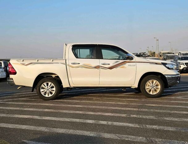 TOYOTA HILUX SR5 NARROW BODY 2024 PETROL V4 2.7L M/T