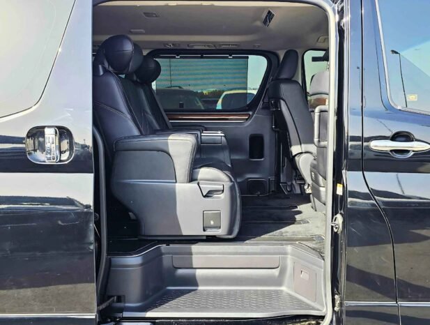 TOYOTA GRANVIA PREMIUM LUXURY 2023 PETROL V6 3.5L AT