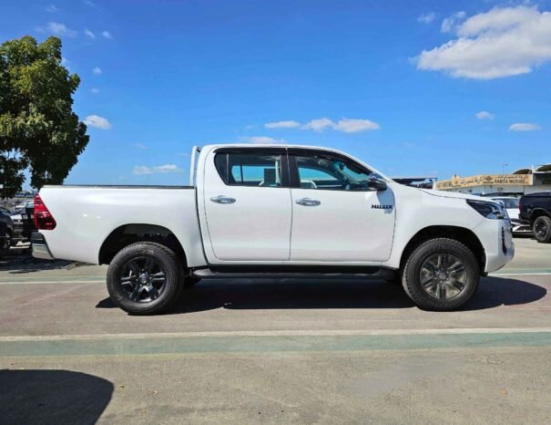 TOYOTA HILUX SR5 2025 PETROL V6 4.0L A/T