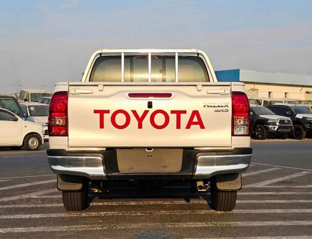 TOYOTA HILUX SR5 NARROW BODY 2024 PETROL V4 2.7L M/T