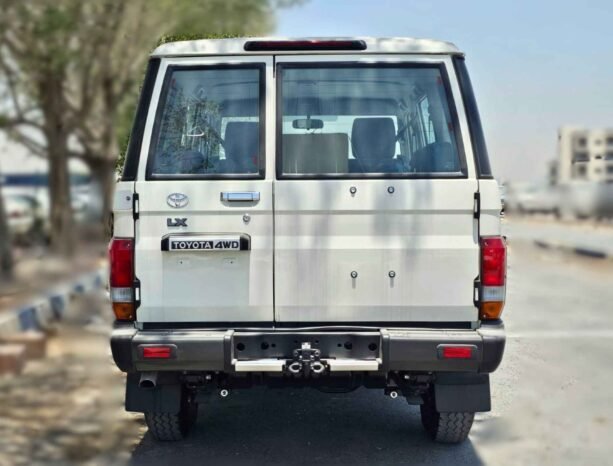 TOYOTA LANDCRUISER HARD-TOP Image 11
