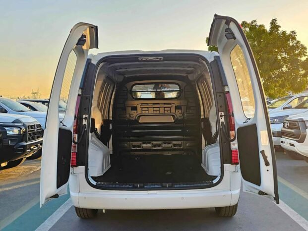 HYUNDAI STARIA CARGO 2025 PETROL V6 3.5L AT