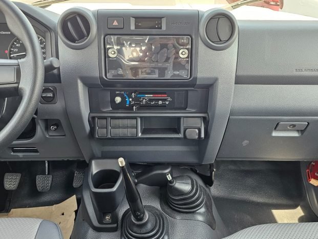 TOYOTA LAND CRUISER PICKUP Image 3