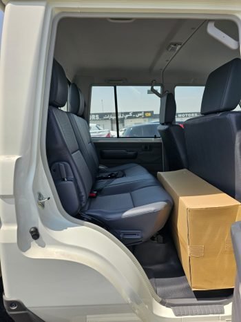 TOYOTA LAND CRUISER PICKUP Image 7