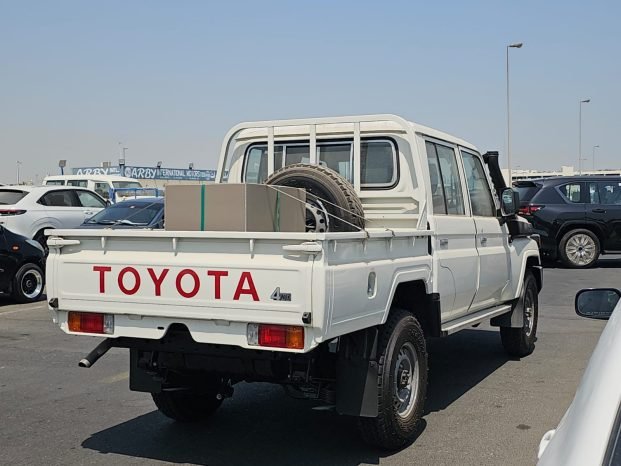 TOYOTA LAND CRUISER PICKUP Image 12