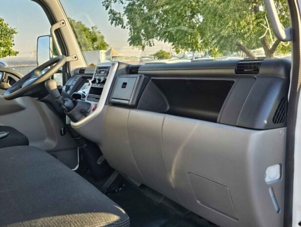 MITSUBISHI CANTER 2024 DIESEL V6 4.2L M/T