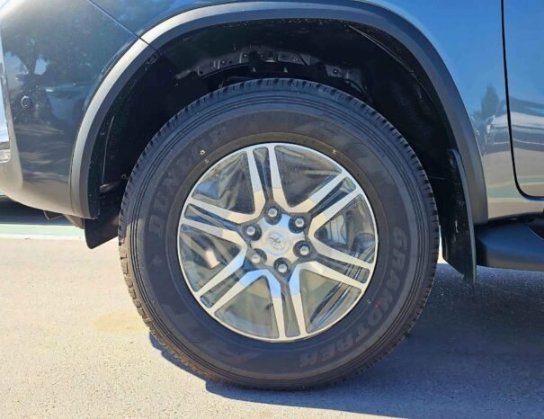 TOYOTA FORTUNER SR5 2024 PETROL V6 4.0L A/T