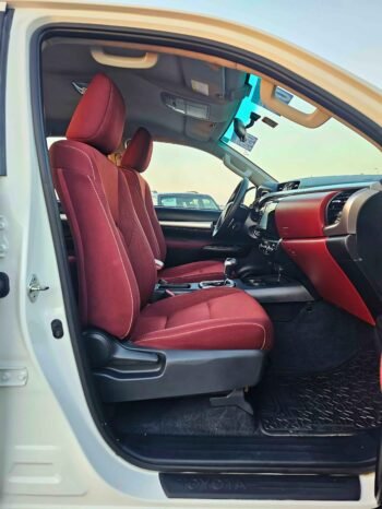 TOYOTA HILUX Image 5